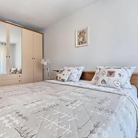 Meridians Kastela