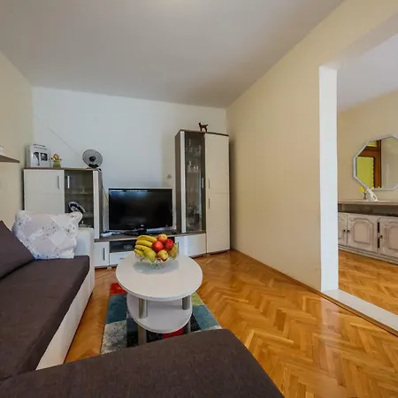 Apartment Meridians