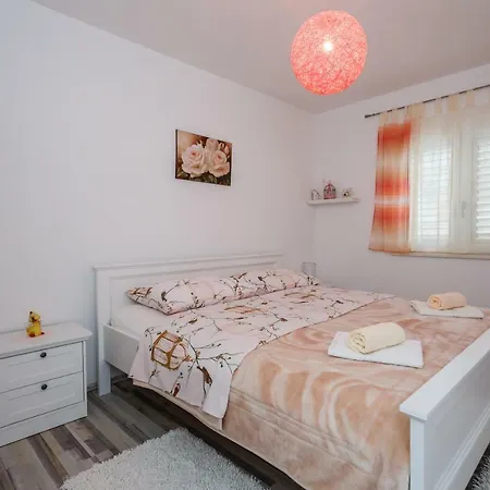 Apartment Meridians Kastela