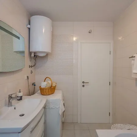 Apartment Meridians *