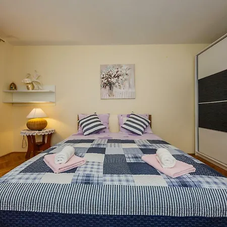 Meridians Apartment